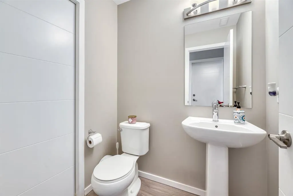 235 Redstone NE, #201