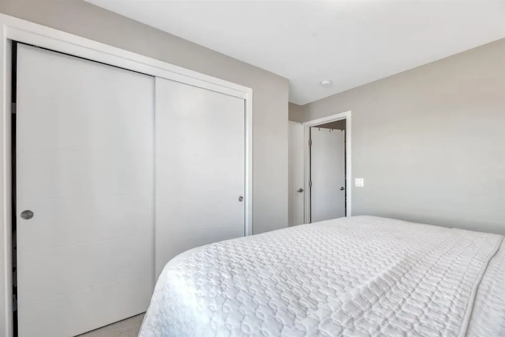 235 Redstone NE, #201