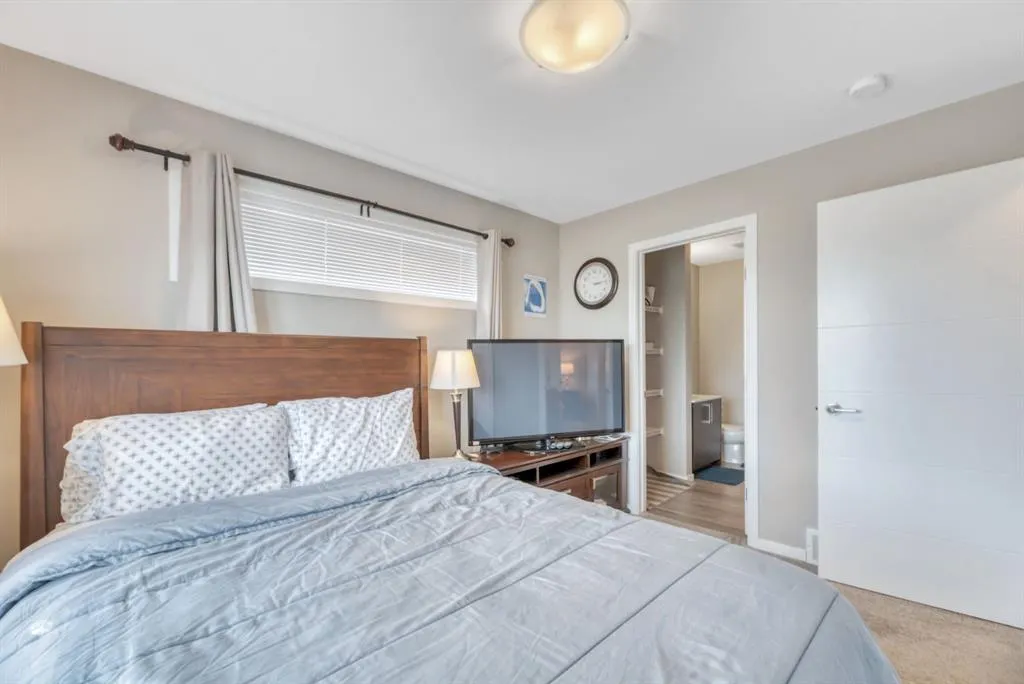 235 Redstone NE, #201