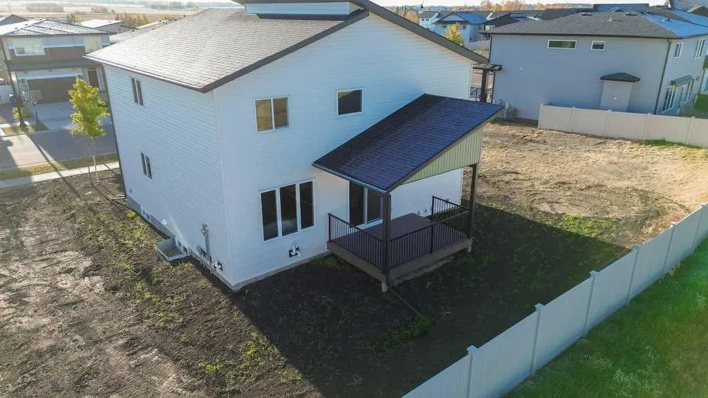 62 Eaton Crescent