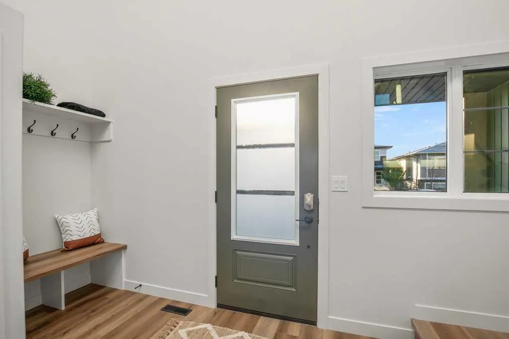 62 Eaton Crescent
