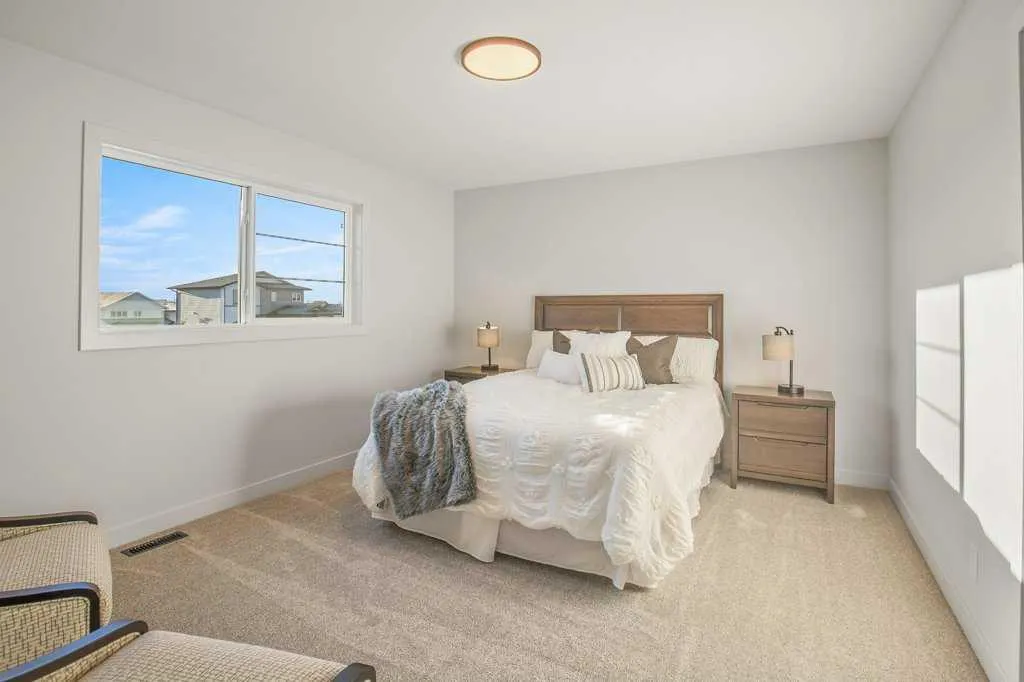 62 Eaton Crescent