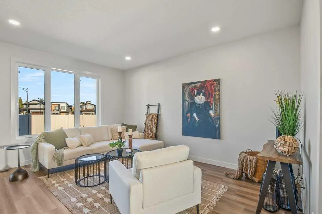 62 Eaton Crescent