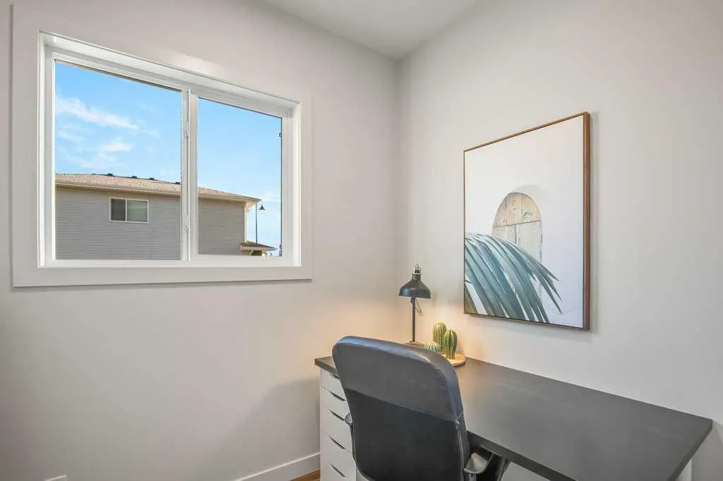 62 Eaton Crescent