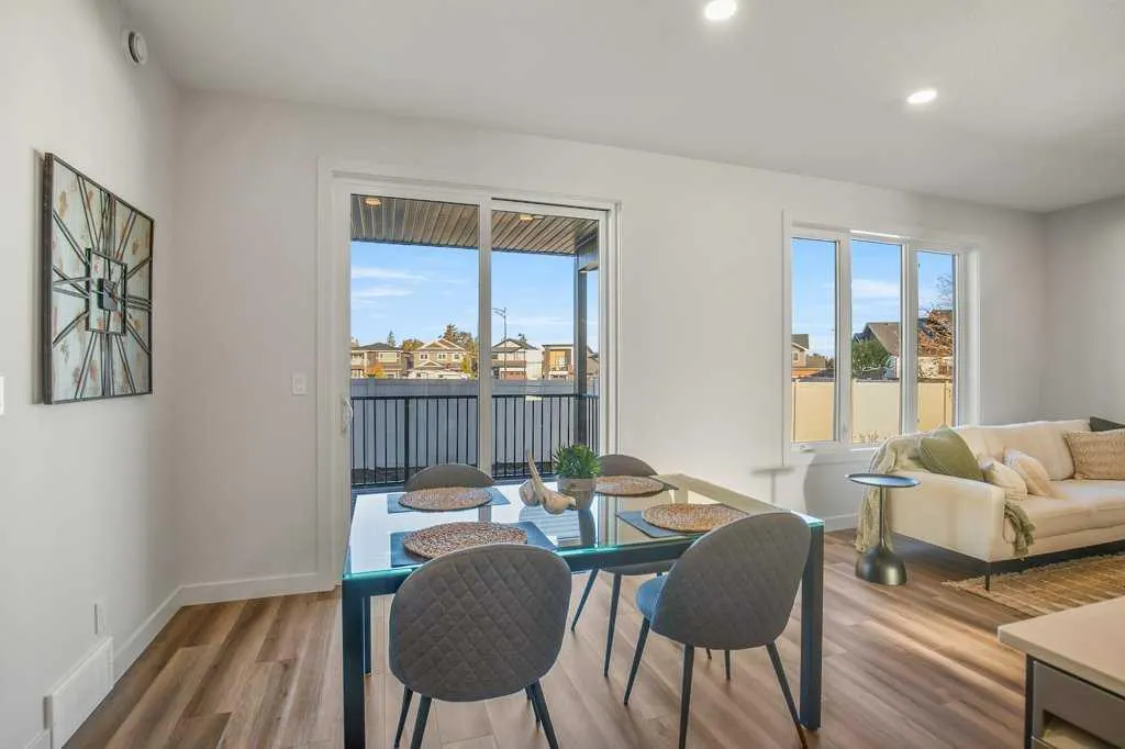 62 Eaton Crescent