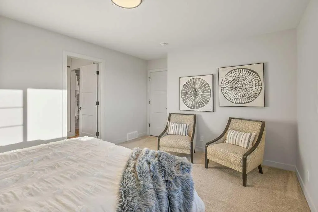 62 Eaton Crescent