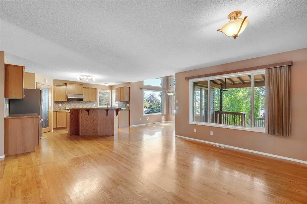 150 Harvest Oak View NE