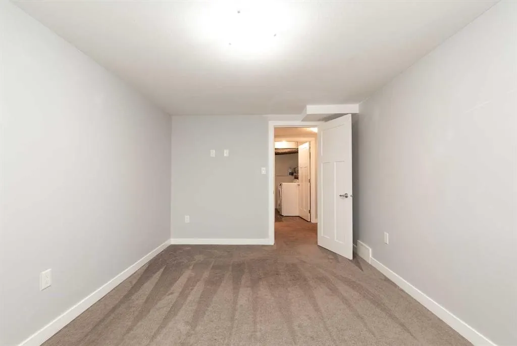 1310 20 Avenue