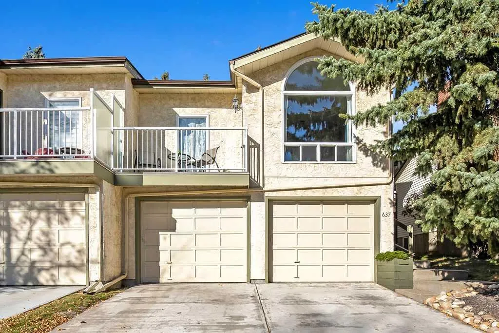 637 Strathcona Drive SW
