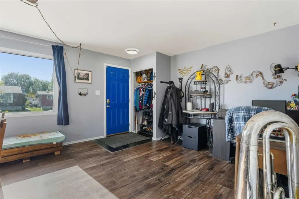 1502 18 Avenue