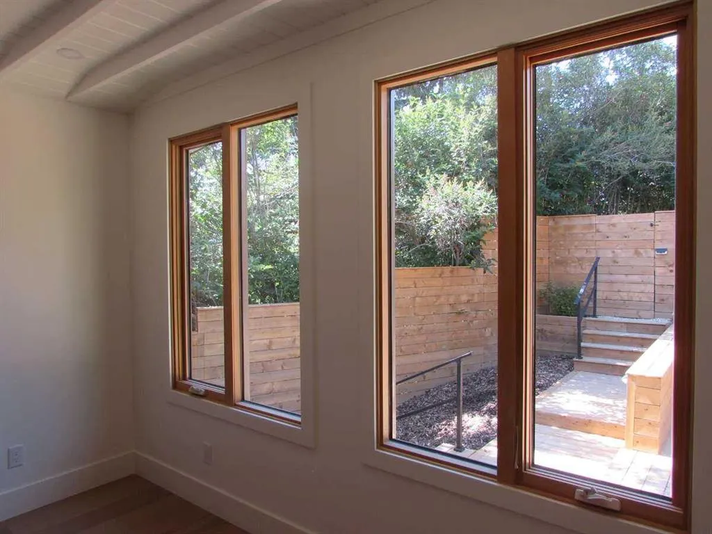 2724 Crawford Road NW