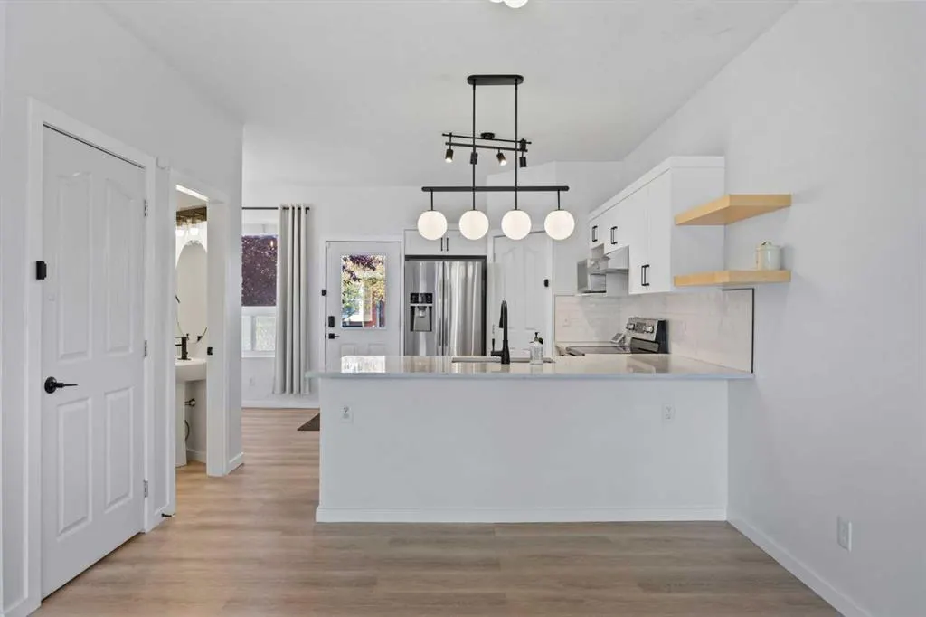 2066 Luxstone Boulevard SW, #201