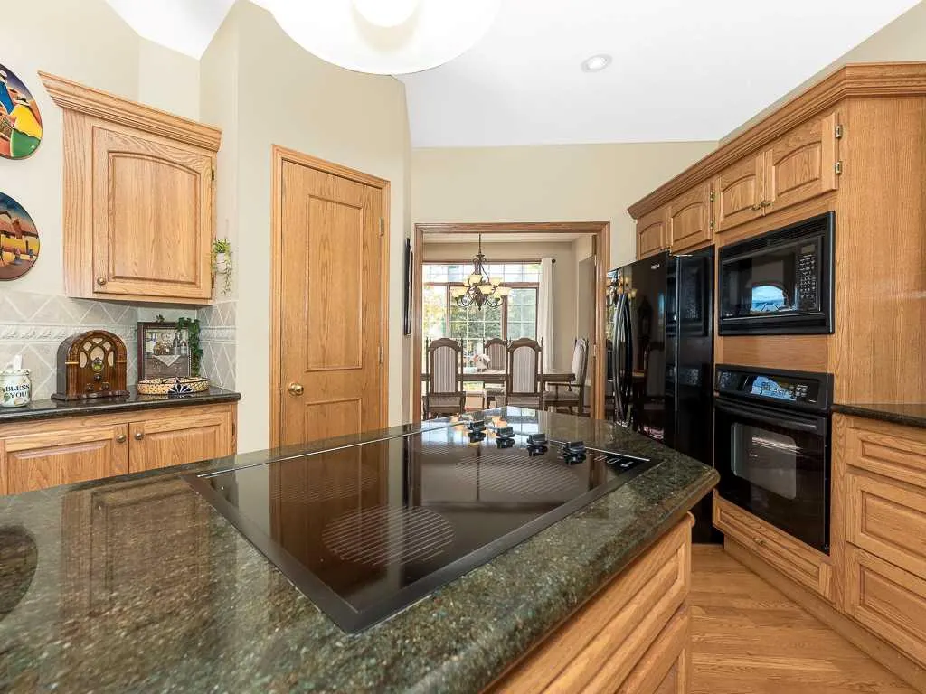 51 Hamptons Drive NW