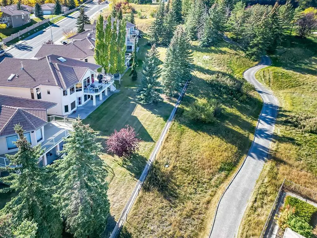 51 Hamptons Drive NW