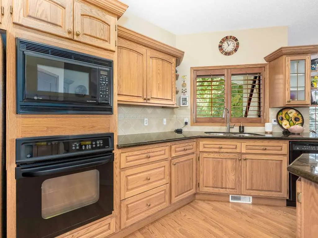 51 Hamptons Drive NW