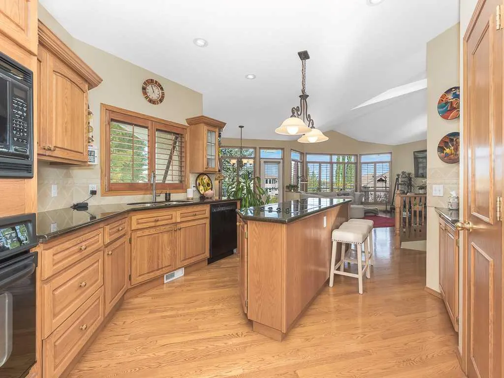 51 Hamptons Drive NW