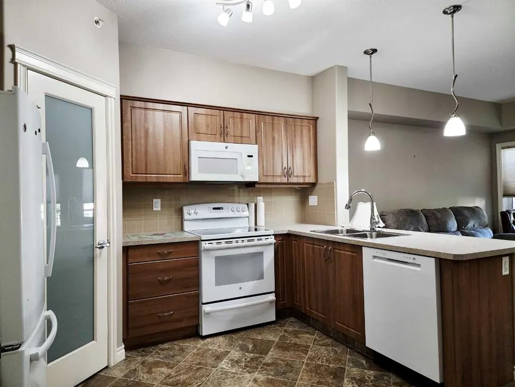 6 Michener Boulevard, #429