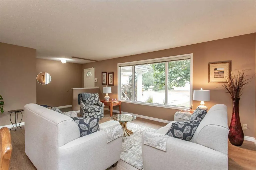 146 Welton Crescent