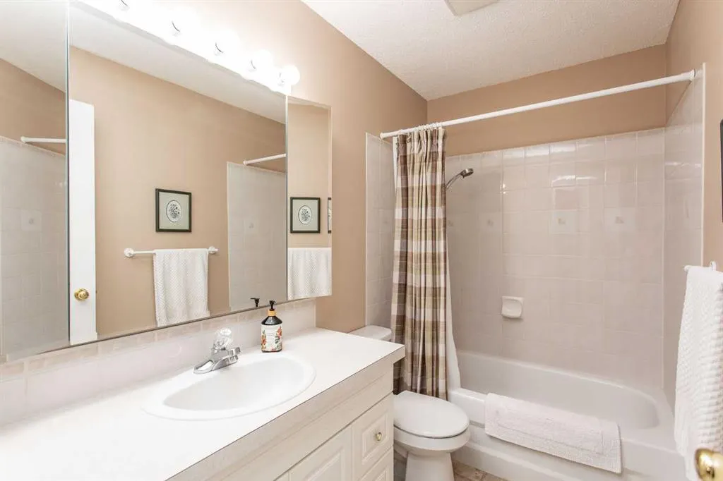 146 Welton Crescent