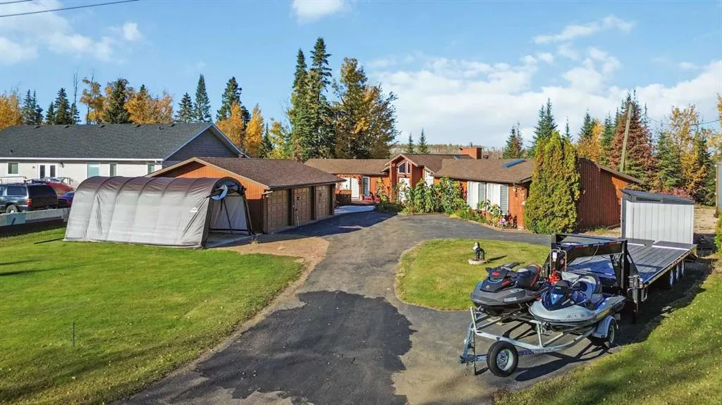 39 Poplar Crescent