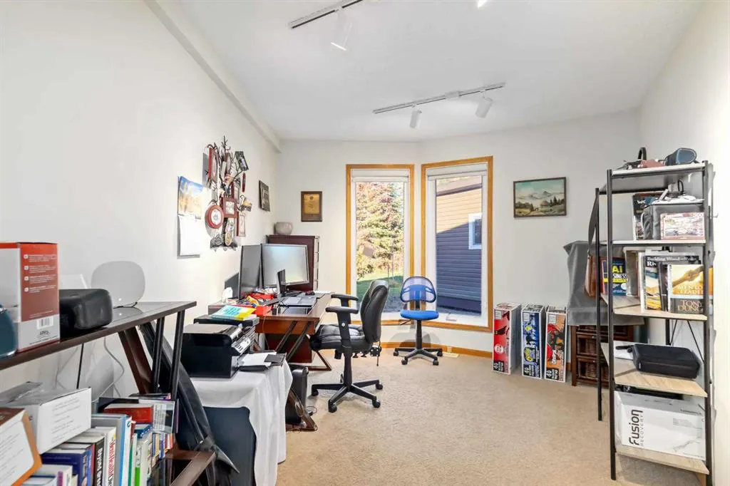 39 Poplar Crescent