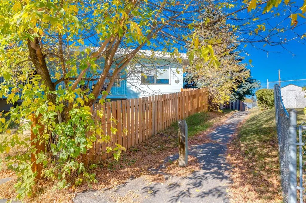 90 Allandale Close SE