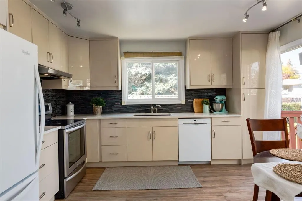 90 Allandale Close SE