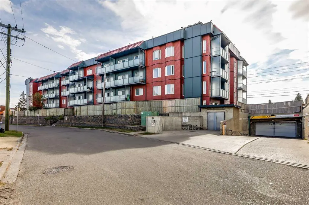 335 Garry Crescent NE, #104