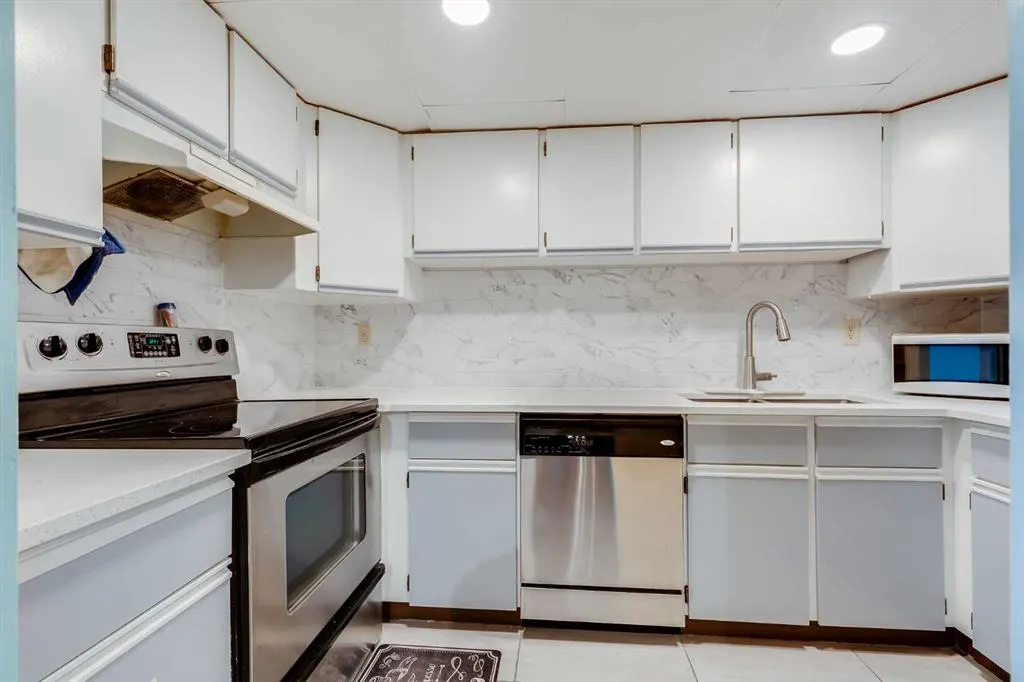 335 Garry Crescent NE, #104