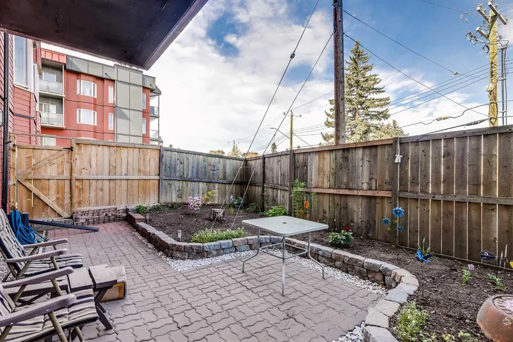 335 Garry Crescent NE, #104