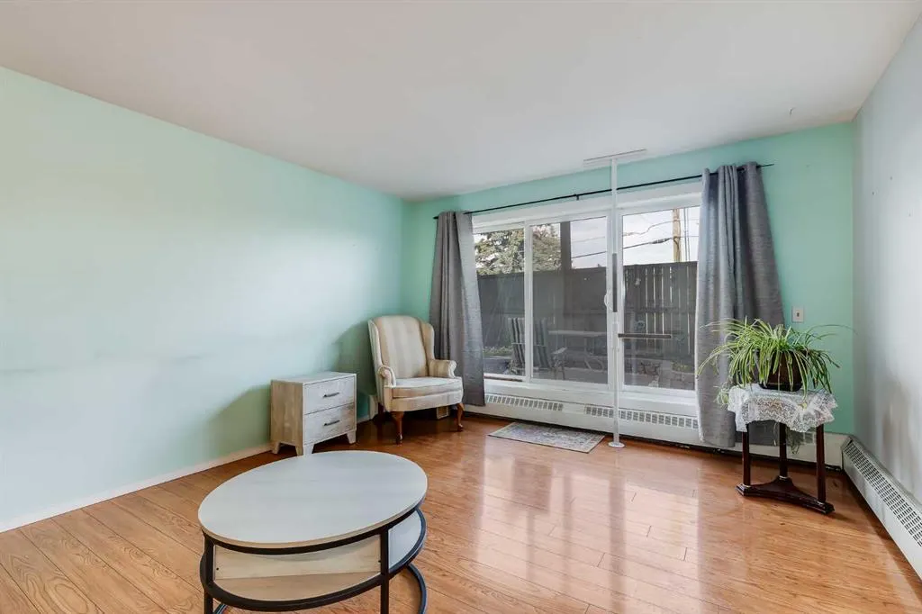335 Garry Crescent NE, #104