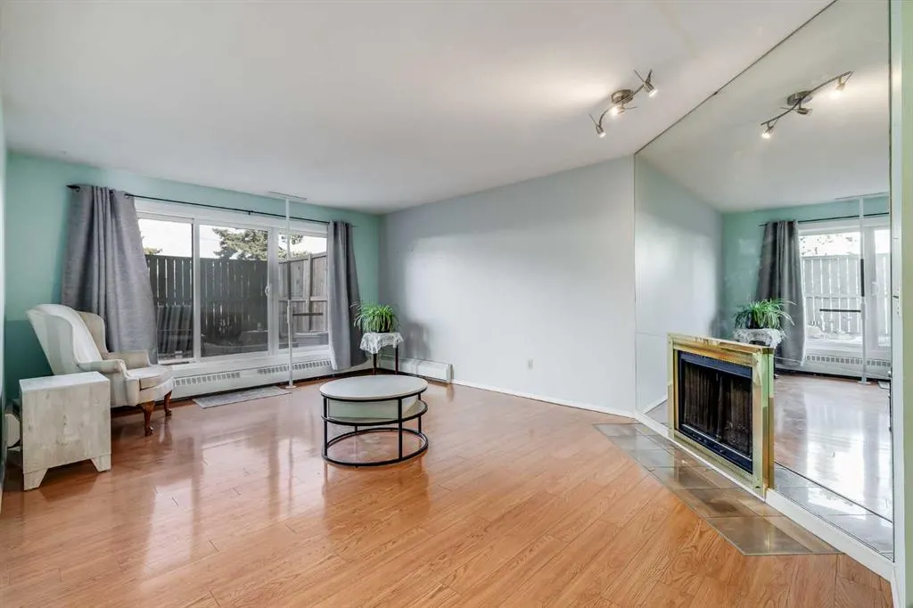 335 Garry Crescent NE, #104