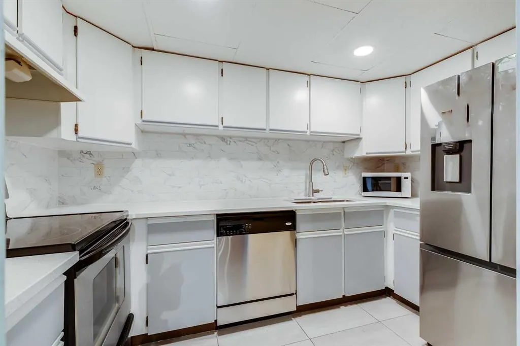335 Garry Crescent NE, #104