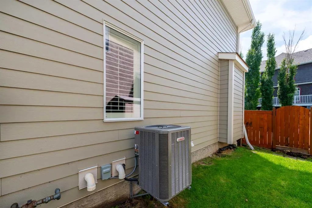 470 Mahogany Terrace SE