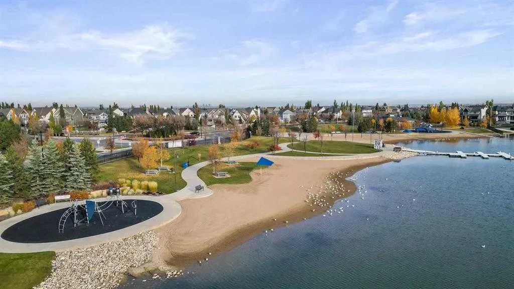 470 Mahogany Terrace SE