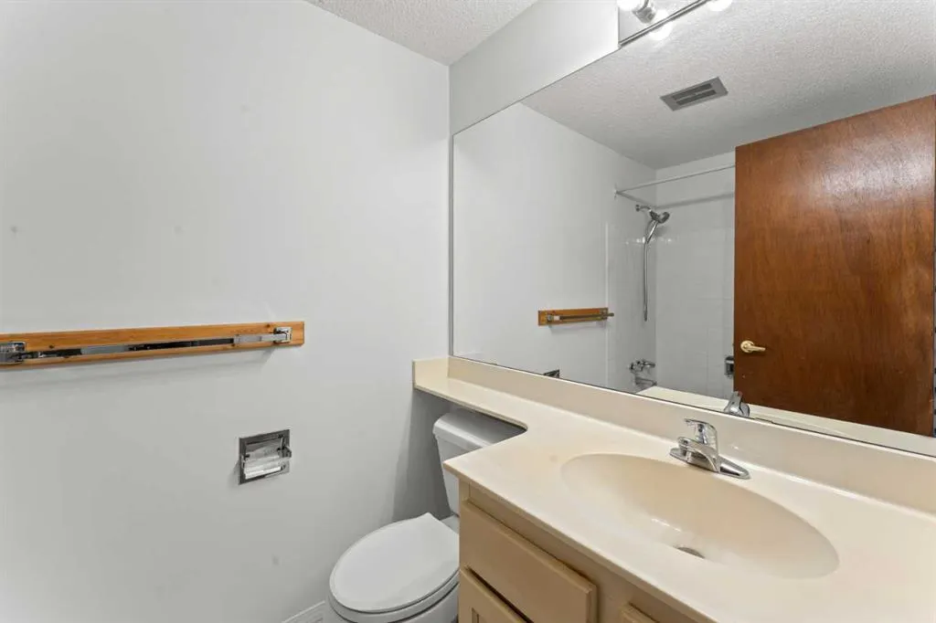 5400 Dalhousie Drive NW, #33