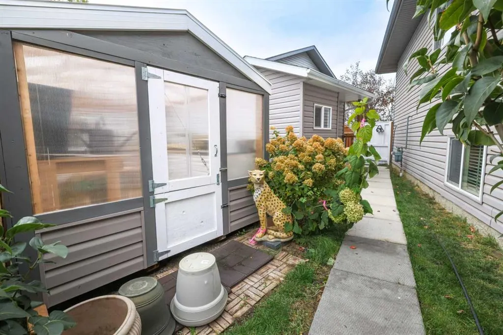 4403 59 Street Close