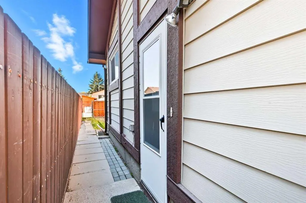 163 Whitewood Place NE