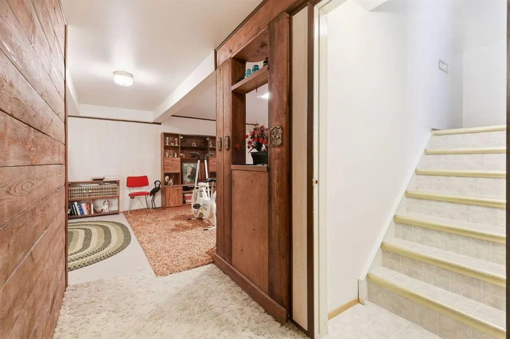 163 Whitewood Place NE