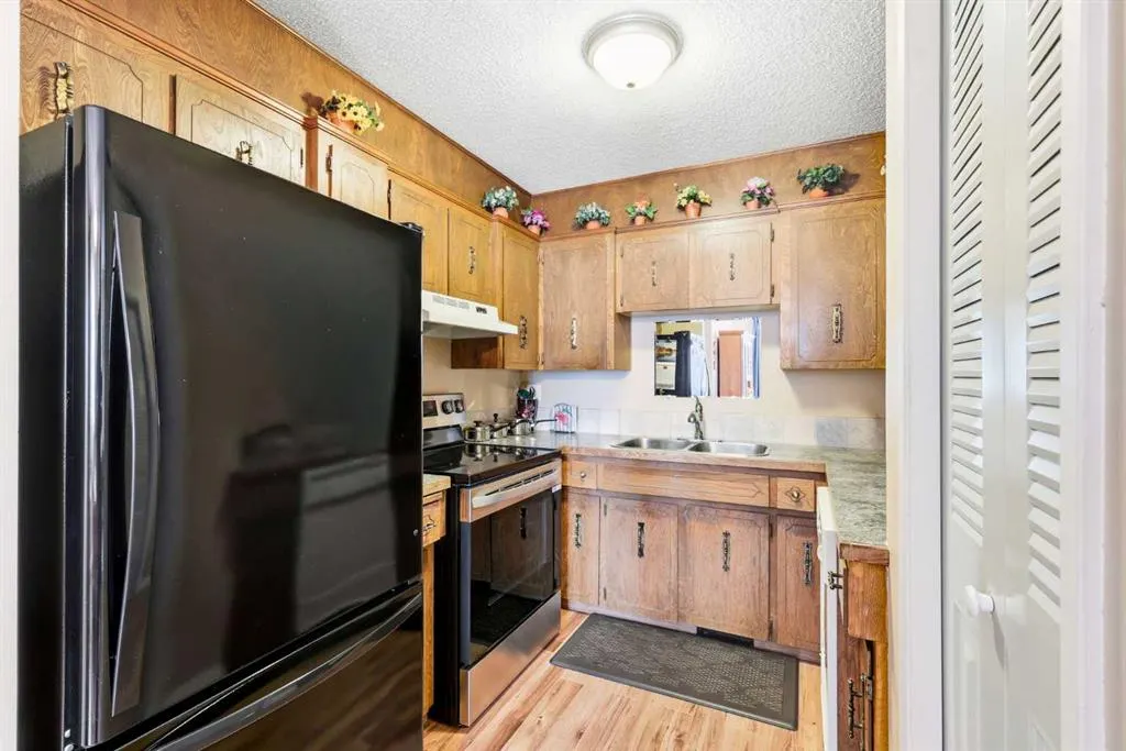 163 Whitewood Place NE