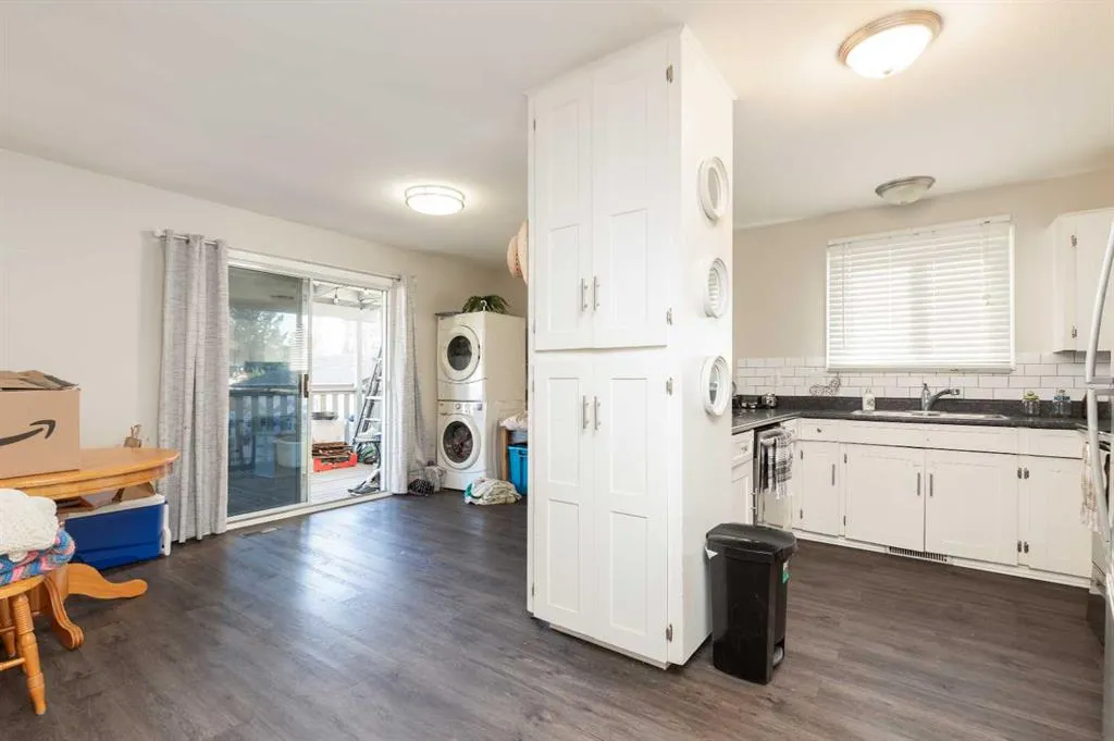 945 Columbia Boulevard W