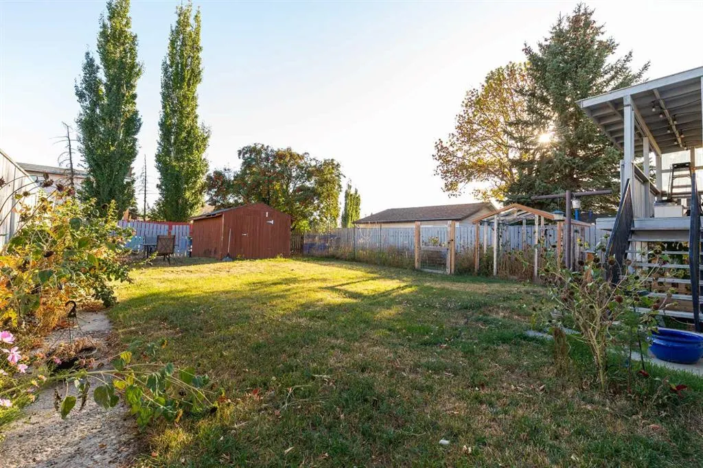 945 Columbia Boulevard W