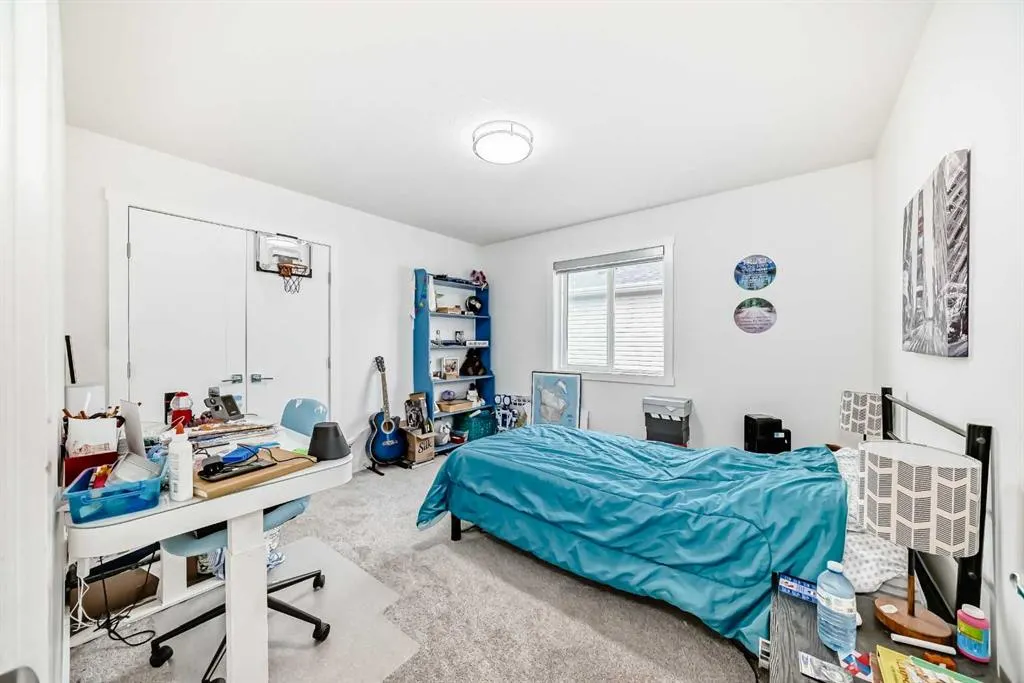 772 Edgefield Crescent
