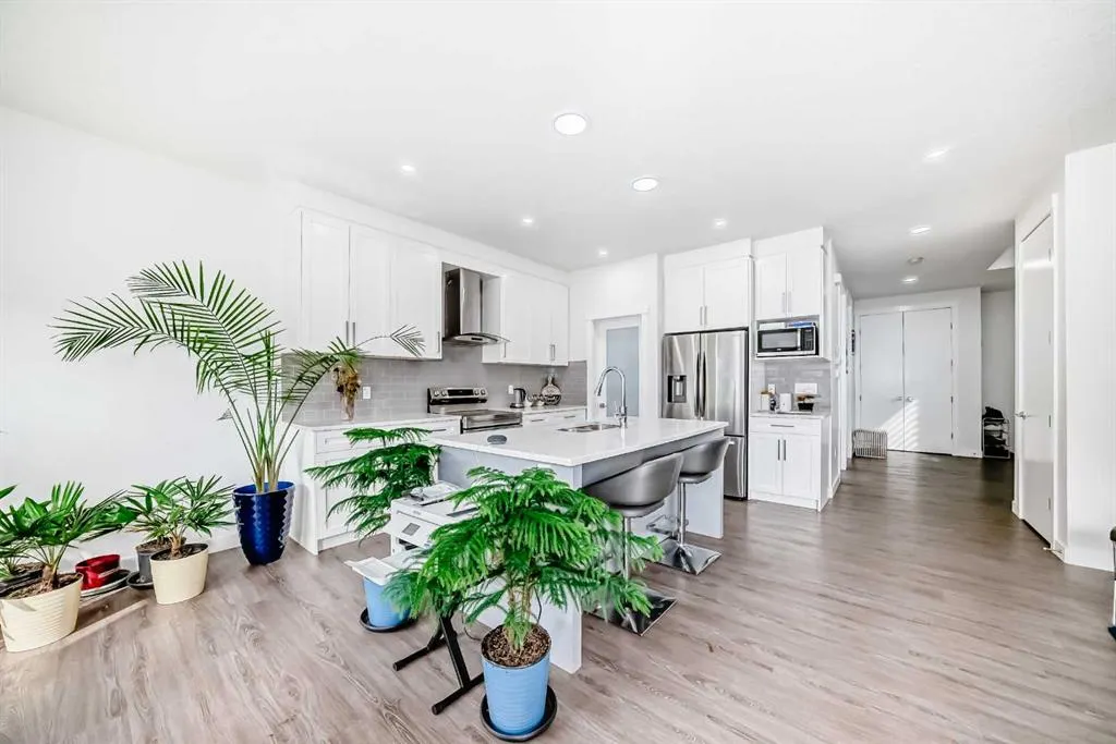 772 Edgefield Crescent