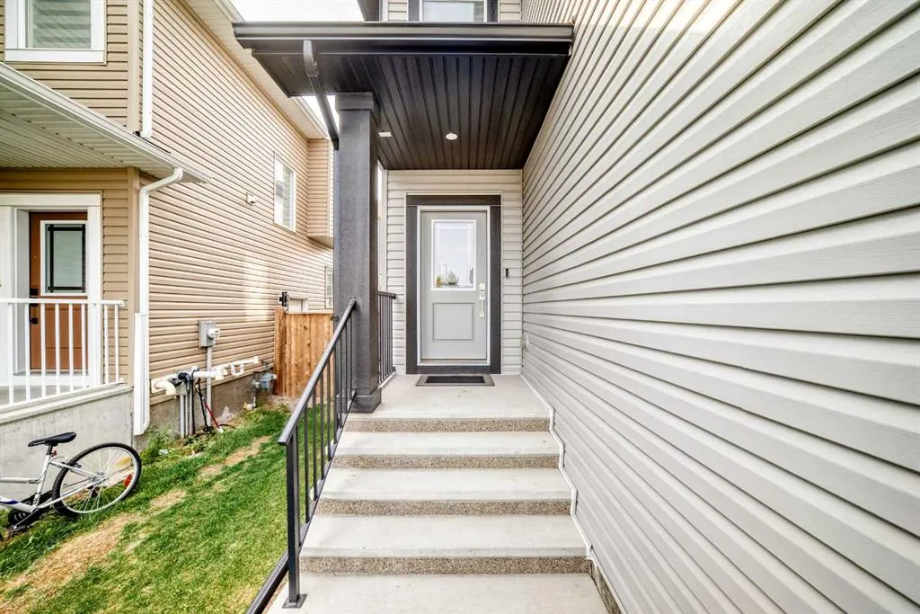 772 Edgefield Crescent