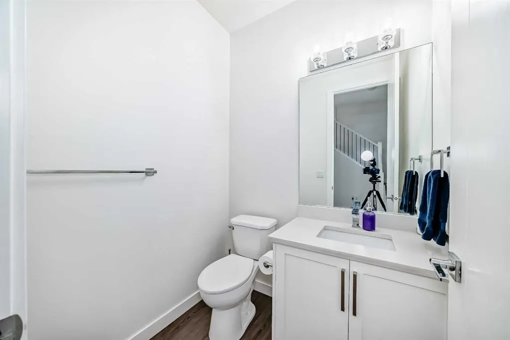 772 Edgefield Crescent