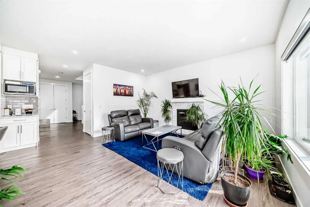 772 Edgefield Crescent