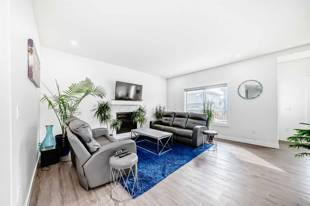 772 Edgefield Crescent