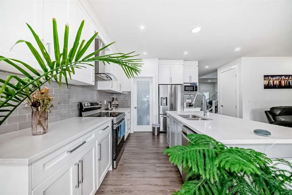772 Edgefield Crescent
