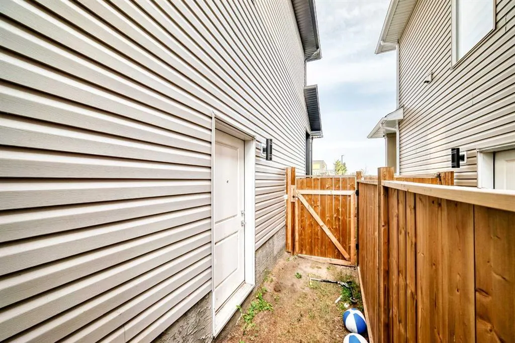 772 Edgefield Crescent